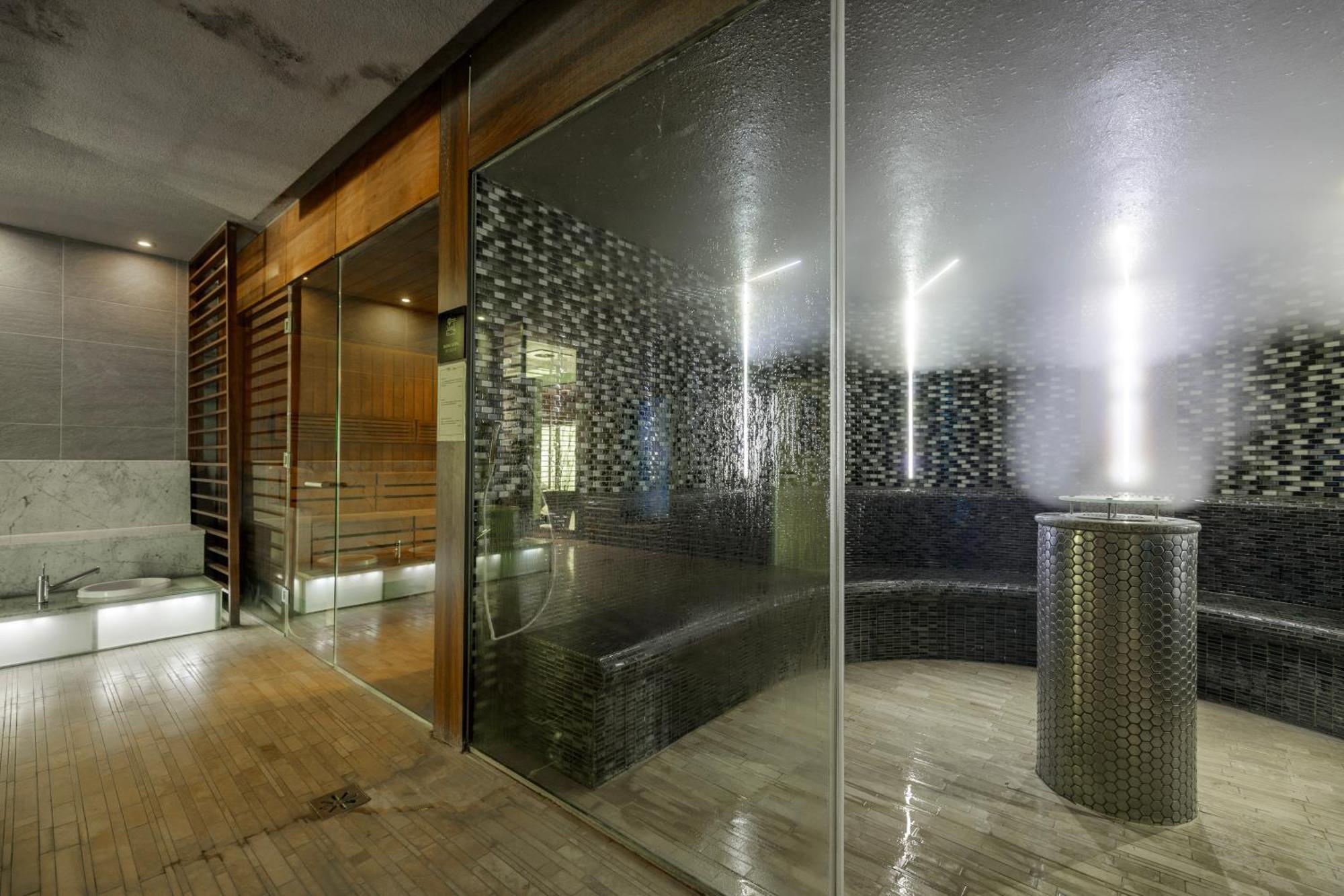 Marine Hotel By Zdrojowa Kołobrzeg Extérieur photo A modern steam room