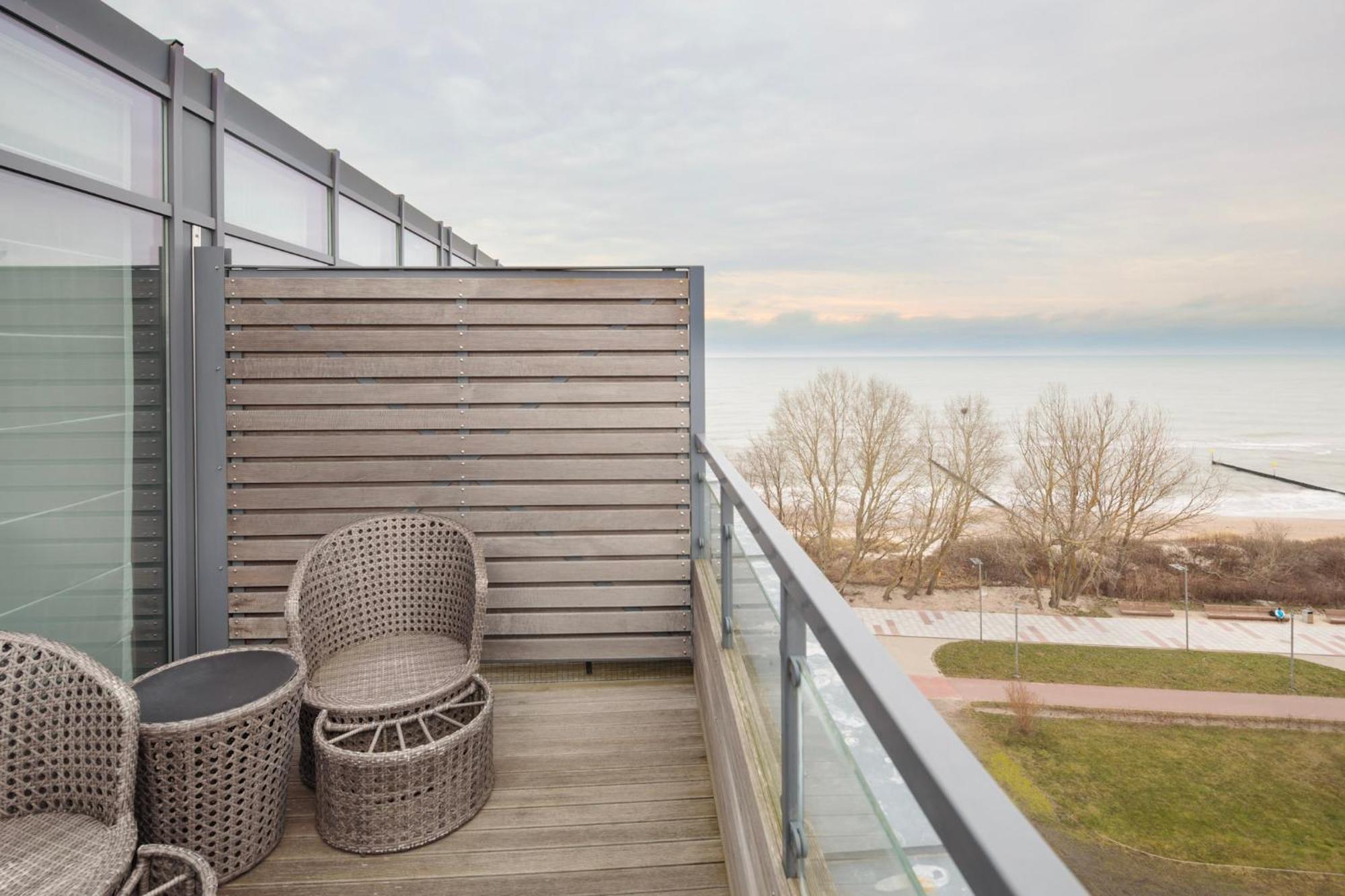 Marine Hotel By Zdrojowa Kołobrzeg Extérieur photo A balcony